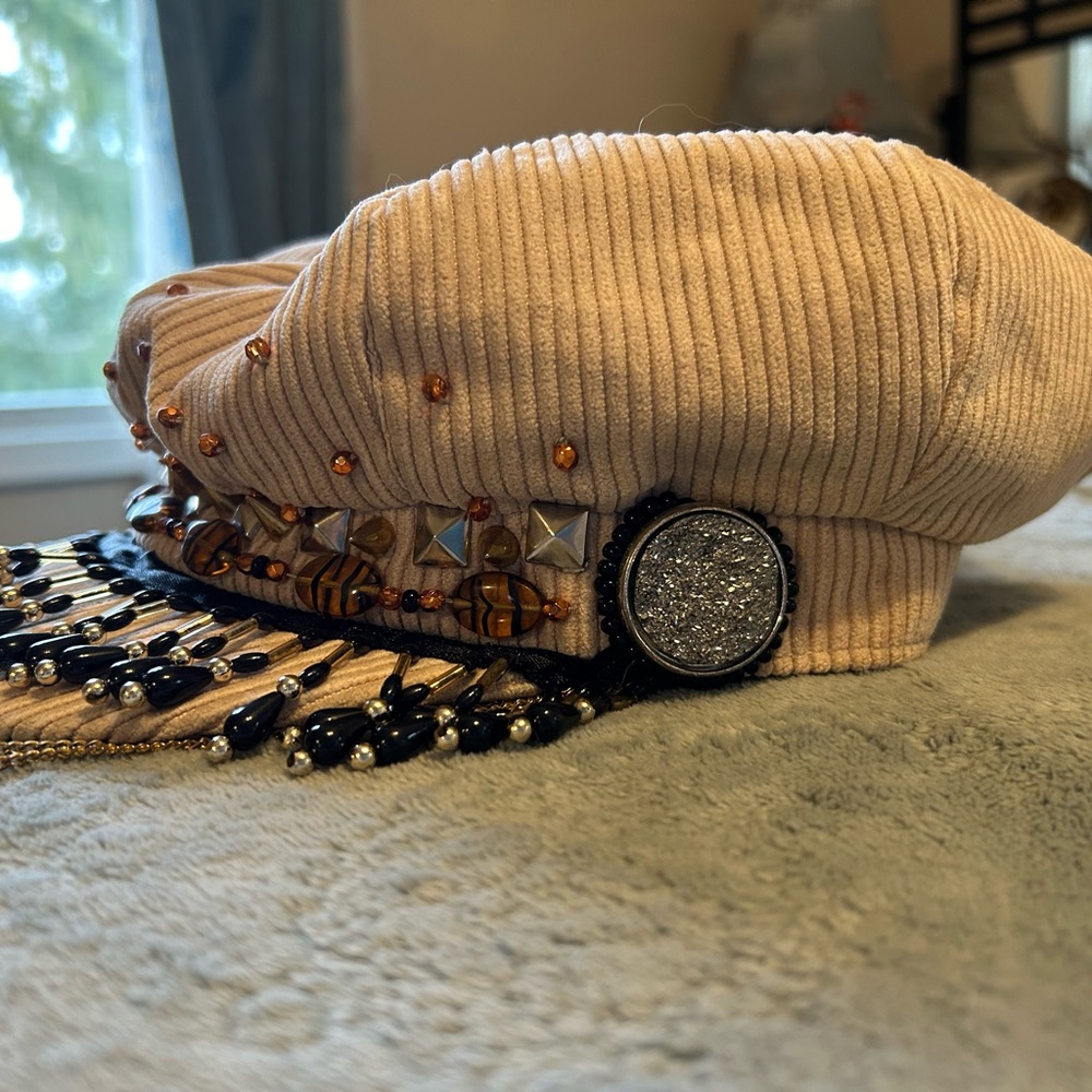 Beaded corduroy newsboy hat - Picture 3 of 6